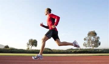 दौड़ना मनुष्य की शक्ति को बढ़ाने के लिए एक उत्कृष्ट व्यायाम है।